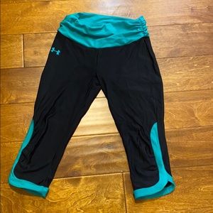 Black and turquoise under armour workout pant